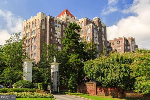 4000 CATHEDRAL AVENUE 406B