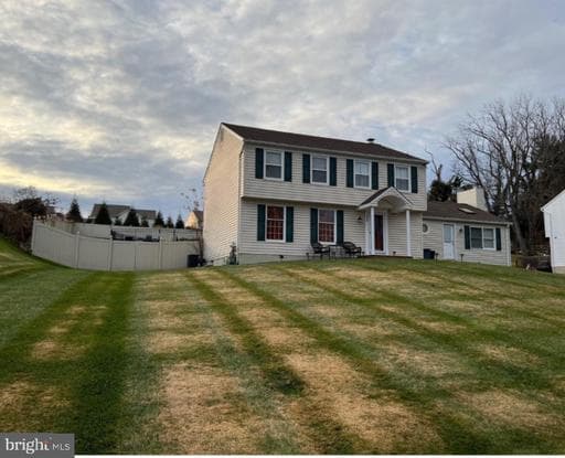 614 CAMELOT DRIVE - Photo 1