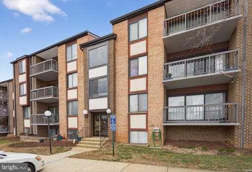 9718 KINGSBRIDGE DRIVE 103 - Photo 1