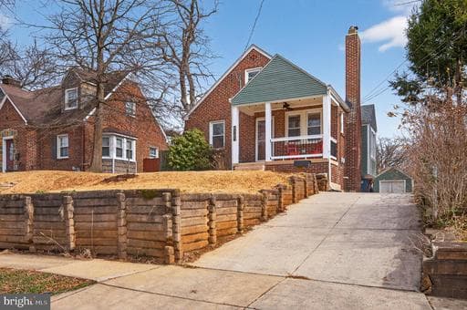 6105 43RD STREET - Photo 1