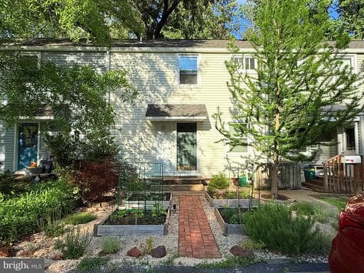 14 LAUREL HILL ROAD - Photo 1