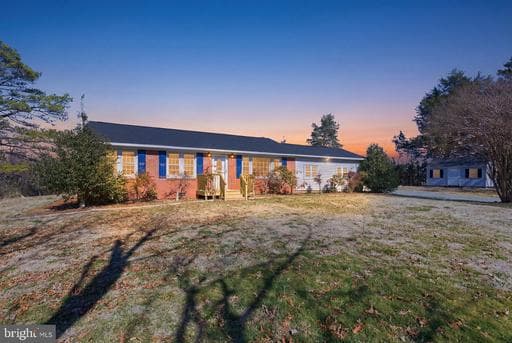 8324 NEWLAND ROAD - Photo 1