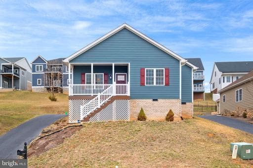 121 Beauregard Dr, Staunton, VA 24401-9064, United States - Photo 1