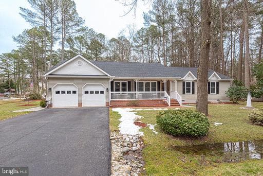 24 FAIRWAY LANE - Photo 1