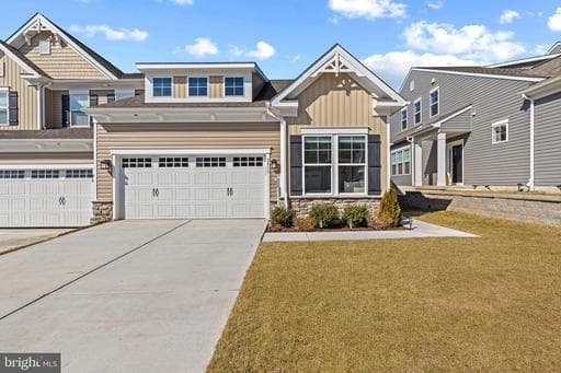 2833 TOWN VIEW CIRCLE - Photo 1