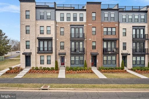 43406 FARRINGDON SQUARE - Photo 1