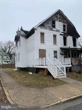 5211 FLORENCE AVENUE - Photo 1
