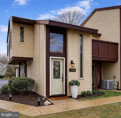 1904 ARDENWOOD TERRACE - Photo 1