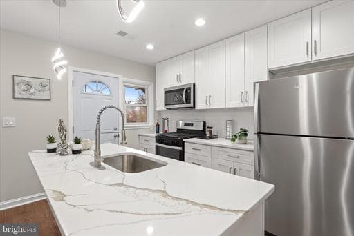 1241 E BELVEDERE AVENUE - Photo 1