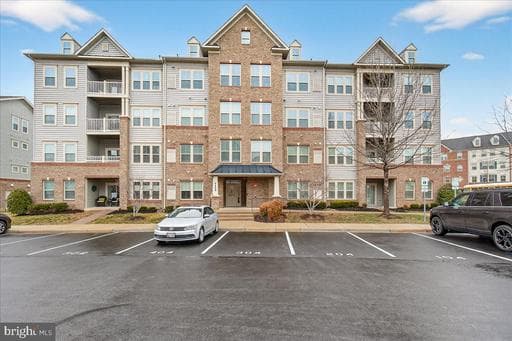 6490 CALVERTON DRIVE 201