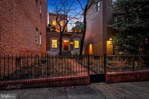 16 W READ ST,BALTIMORE,MD,21201,BALTIMORE CITY