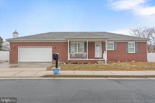 101 E ELIZABETH STREET - Photo 1