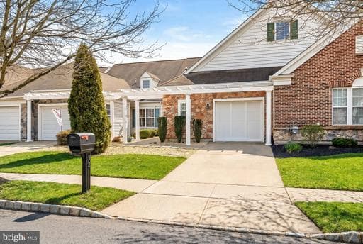 32 SPARROW DRIVE - Photo 1