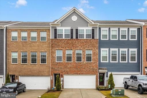 5044 MACDONOUGH PLACE - Photo 1