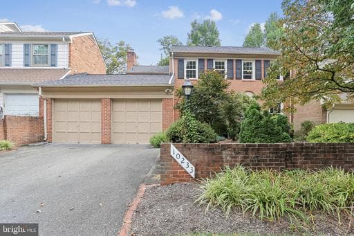 10233 GAINSBOROUGH - Photo 1