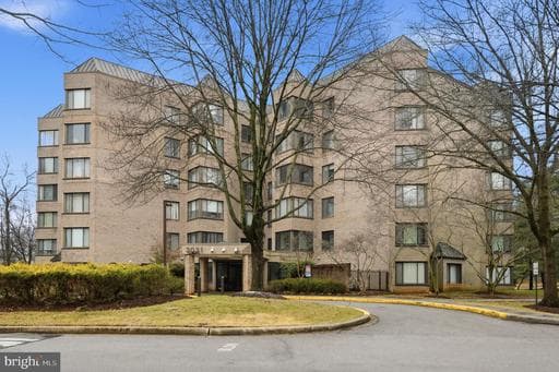 3021 FALLSTAFF ROAD 502B - Photo 1