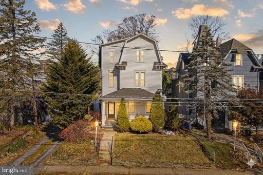 417 CLINTON TERRACE - Photo 1