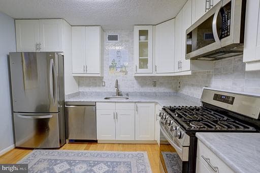 5225 POOKS HILL ROAD 424N