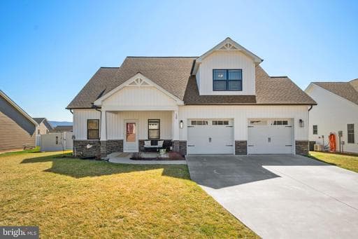 138 Lindburgh Dr, Waynesboro, VA 22980-6506, United States - Photo 1