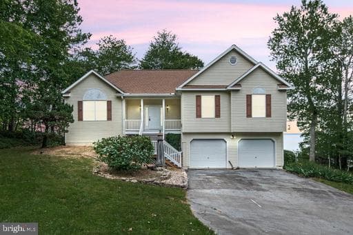 1753 NORTH INDEPENDENCE DRIVE - Photo 1