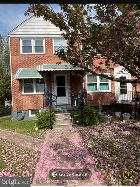 2717 CRESTON - Photo 1