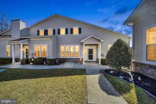 124 JACOBIA DRIVE B-8 - Photo 1