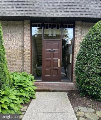 11611 VANTAGE HILL ROAD 11B - Photo 1