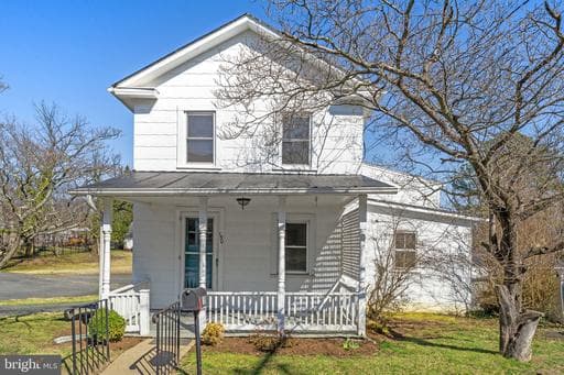 150 S 20th St, Purcellville, VA 20132-3301, United States - Photo 1
