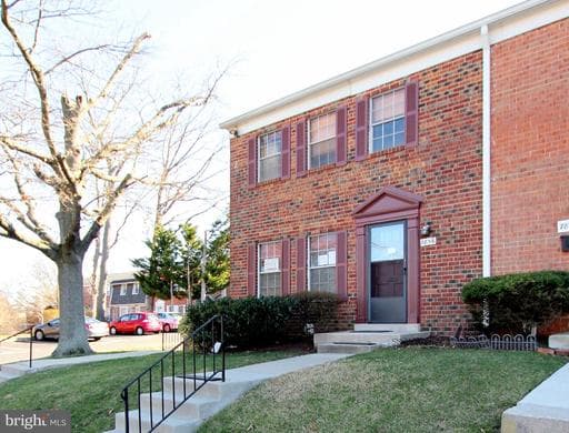 7856 LAKECREST DRIVE - Photo 1