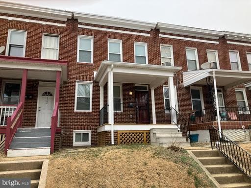 3210 LYNDALE AVENUE - Photo 1