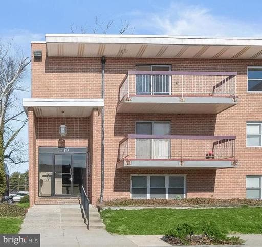 3619 GLENGYLE AVENUE 8C - Photo 1