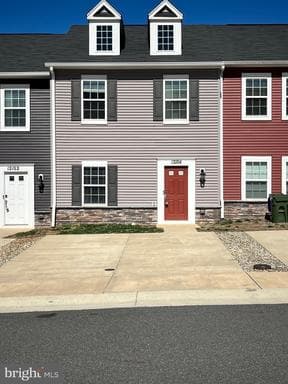 12104 Bowling Farm Ct, Fredericksburg, VA 22407-7217, United States - Photo 1