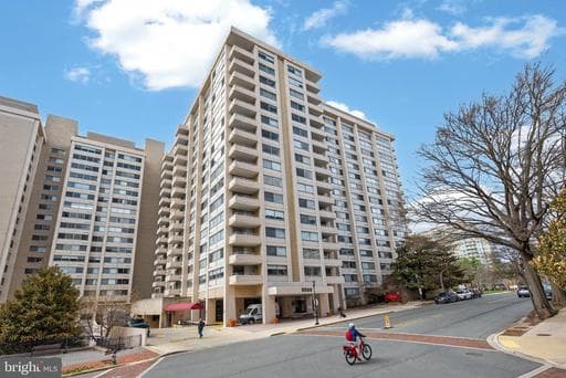 5500 FRIENDSHIP BOULEVARD 1515N - Photo 1