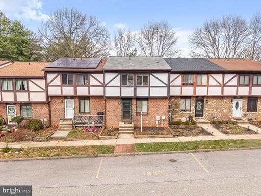 1233 BIRCHCREST COURT - Photo 1