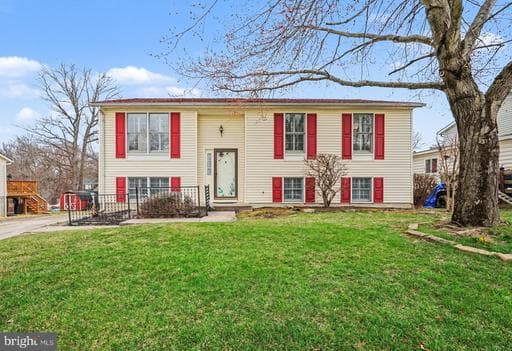 1211 REAMES ROAD - Photo 1