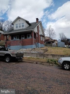 825 SHAWNEE AVENUE