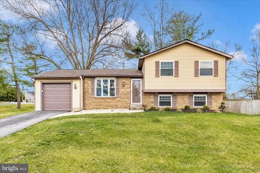 9429 HIGHLANDER COURT - Photo 1