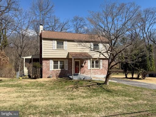 637 N BISHOP AVENUE - Photo 1