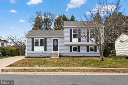 13 COUNTRY LANE - Photo 1