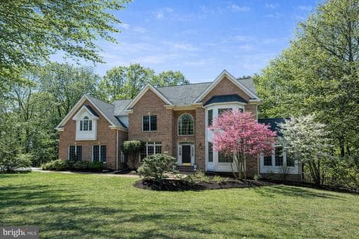 3684 Waples Crest Ct, Oakton, VA 22124-2133, United States - Photo 1