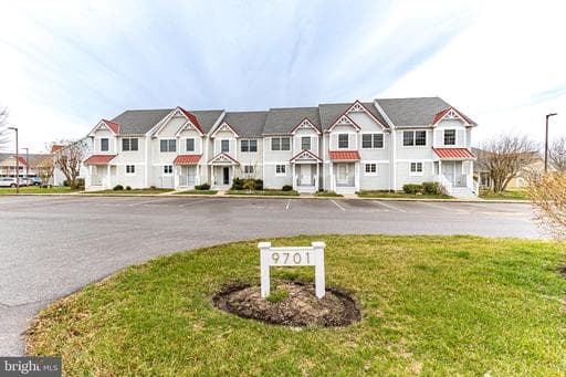 9701 VILLAGE LANE 5