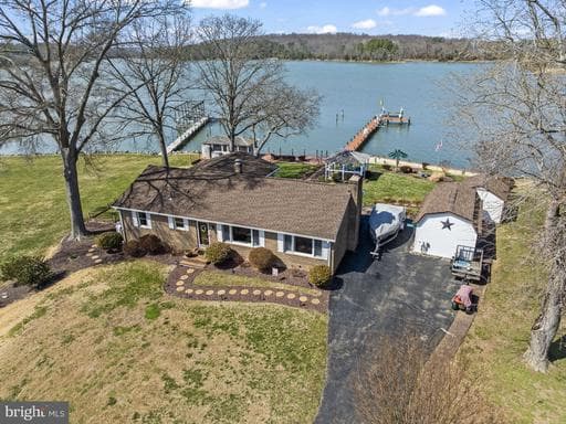 40274 WATERVIEW DRIVE - Photo 1