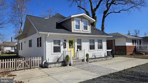 8913 DAYTON AVENUE - Photo 1