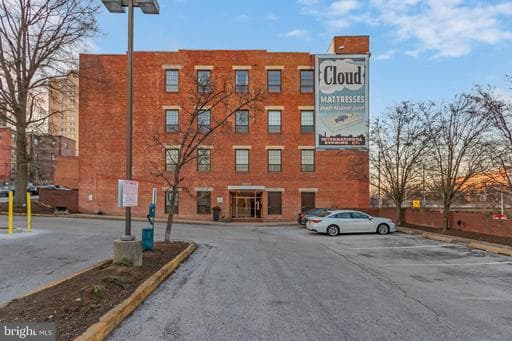 1011 HUNTER STREET E-4 - Photo 1