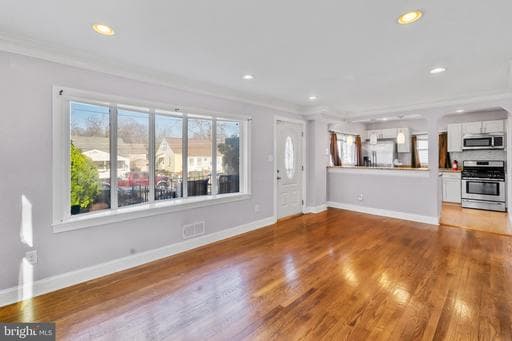 410 70TH STREET - Photo 1