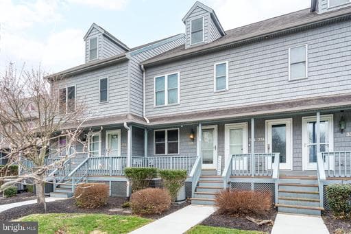 34 NE ISLE DRIVE - Photo 1
