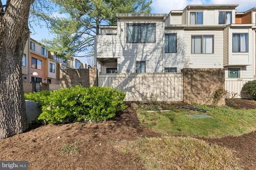 18600 NATHANS PLACE - Photo 1