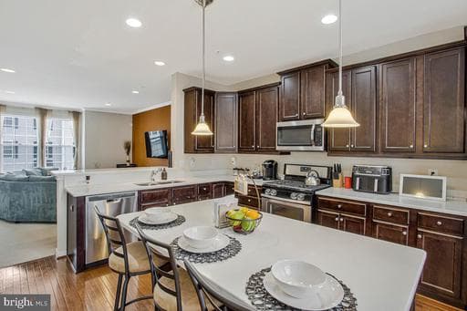 207 GUNTHER PLACE - Photo 1
