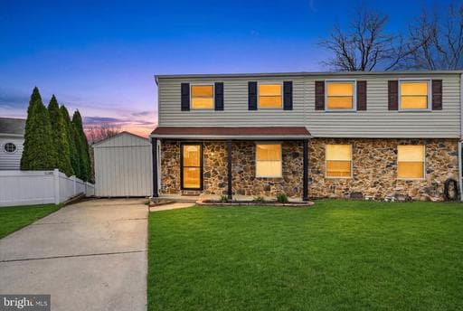 128 RAVENSWOOD COURT - Photo 1