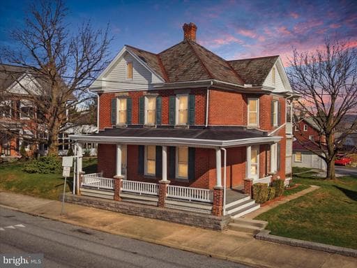 231 FAIRVIEW AVENUE - Photo 1